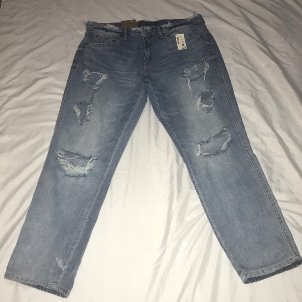 Aeropostale Extreme Distressed Boyfriend Jeans